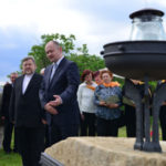 V Újezdu u Brna je pomník obětí letecké havárie