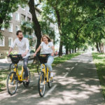 Společnost Slovnaft buduje v Bratislavě síť parkovacích stanic pro sdílená cyklistická kola