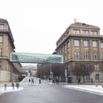 Nová lávka propojí budovy Vysoké školy chemicko-technologické v Praze 6