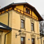 Modernizace železniční stanice v Rožnově pod Radhoštěm: Otevření bezbariérových nástupišť a nové nádražní budovy